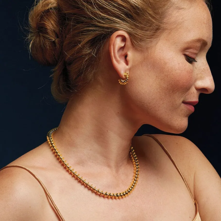 The Met Store Golden Disc Huggie Earrings* Earrings