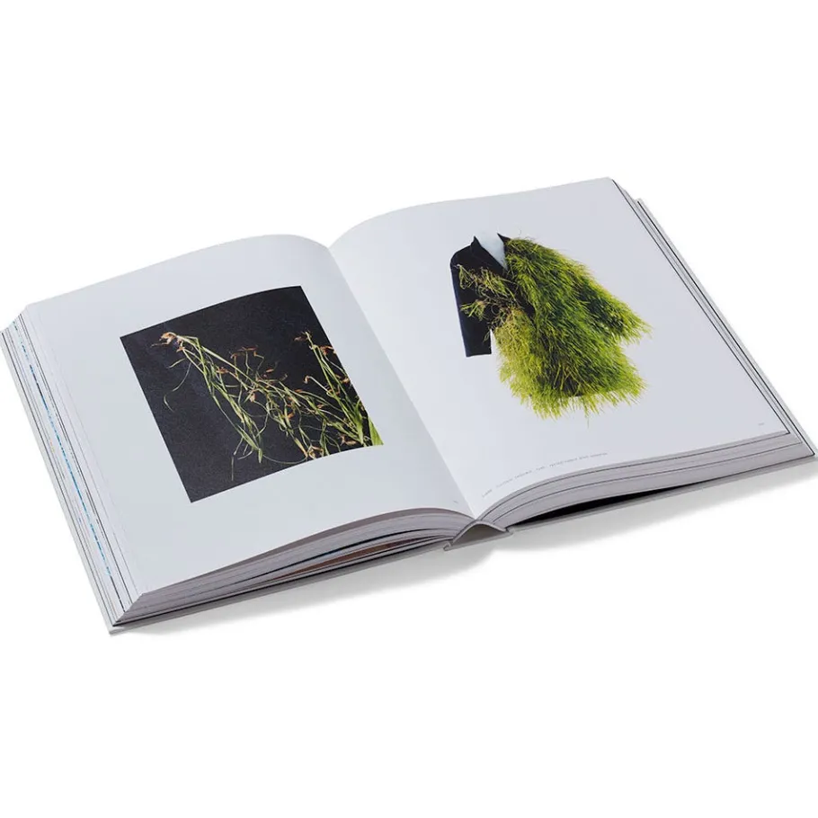 The Met Store Sleeping Beauties: Reawakening Fashion* Coffee Table Books|Met Publications